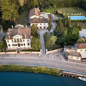 https://villa-franceschi.hotelinveneto.com
